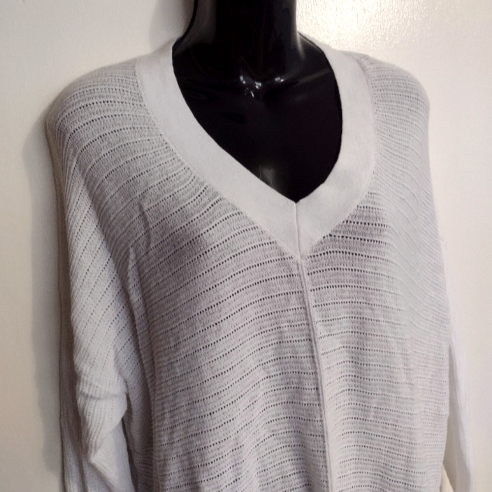 DENVER HAYES Brand New Loose knit tunic